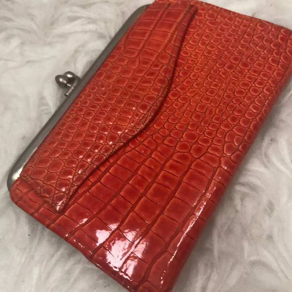 St. Thomas Cowhide Leather Wallet